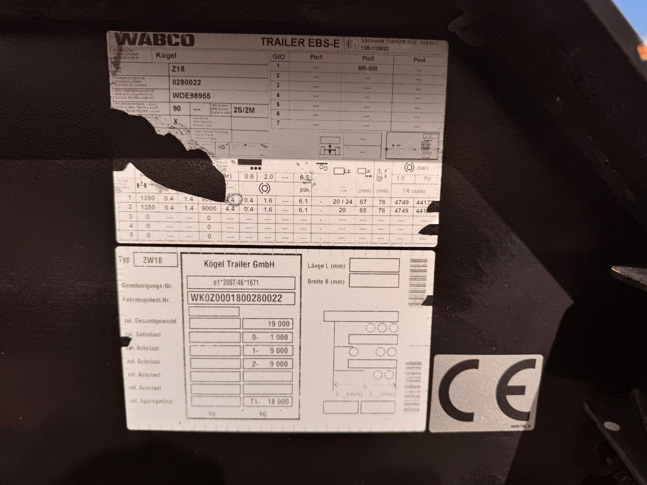 Kögel ZW 18 Lafette SAF Achsen 15.910kg Nutzlast lízing Kögel ZW 18 Lafette SAF Achsen 15.910kg Nutzlast: 29 kép.