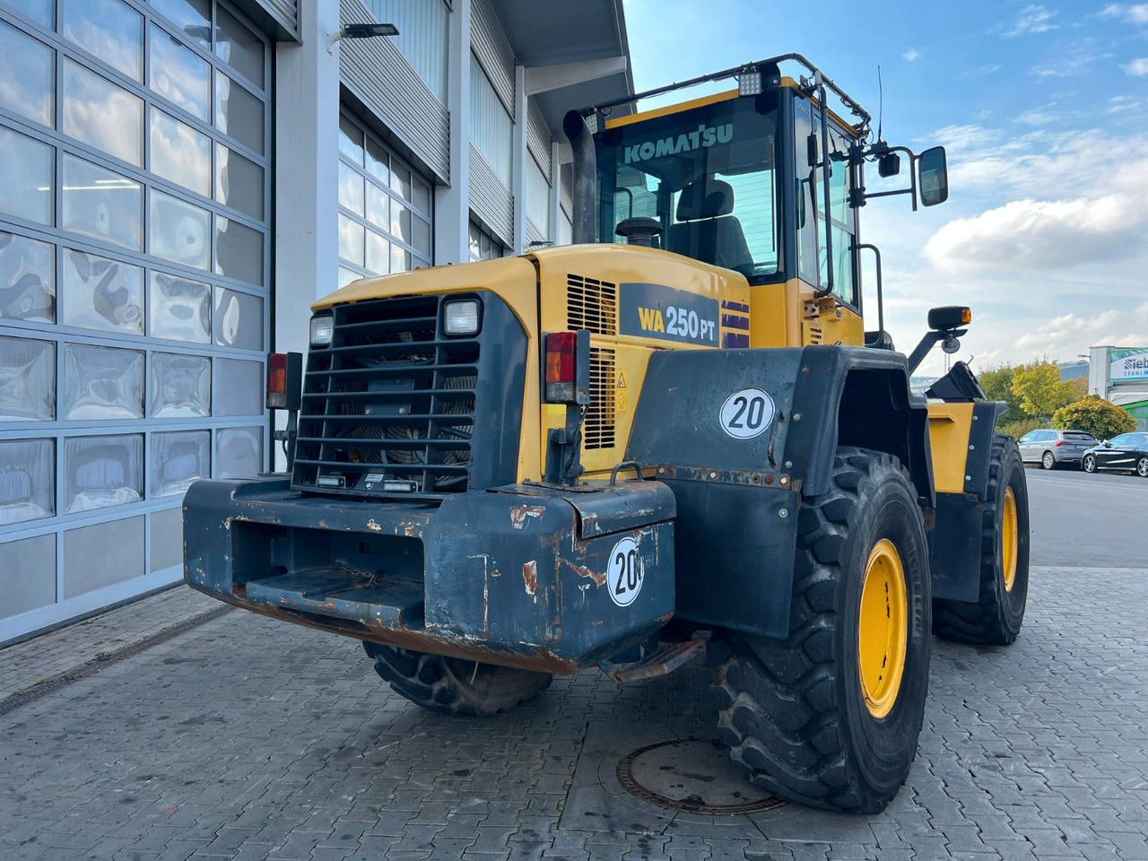 Komatsu WA 250 PT - 5H / 12.390h / - Gumikerekes homlokrakodó: 5 kép. Komatsu WA 250 PT - 5H / 12.390h / - Gumikerekes homlokrakodó: 5 kép.