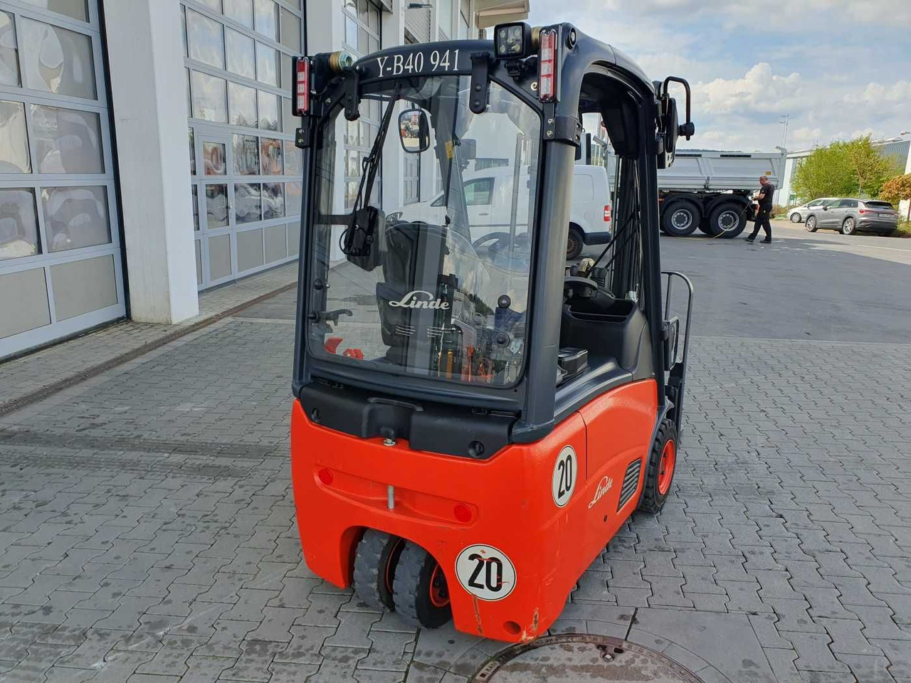 Linde E14 - 01 / 2024 / Duplex: 4.10m! / SS / nur 534h - Elektromos targonca: 5 kép. Linde E14 - 01 / 2024 / Duplex: 4.10m! / SS / nur 534h - Elektromos targonca: 5 kép.