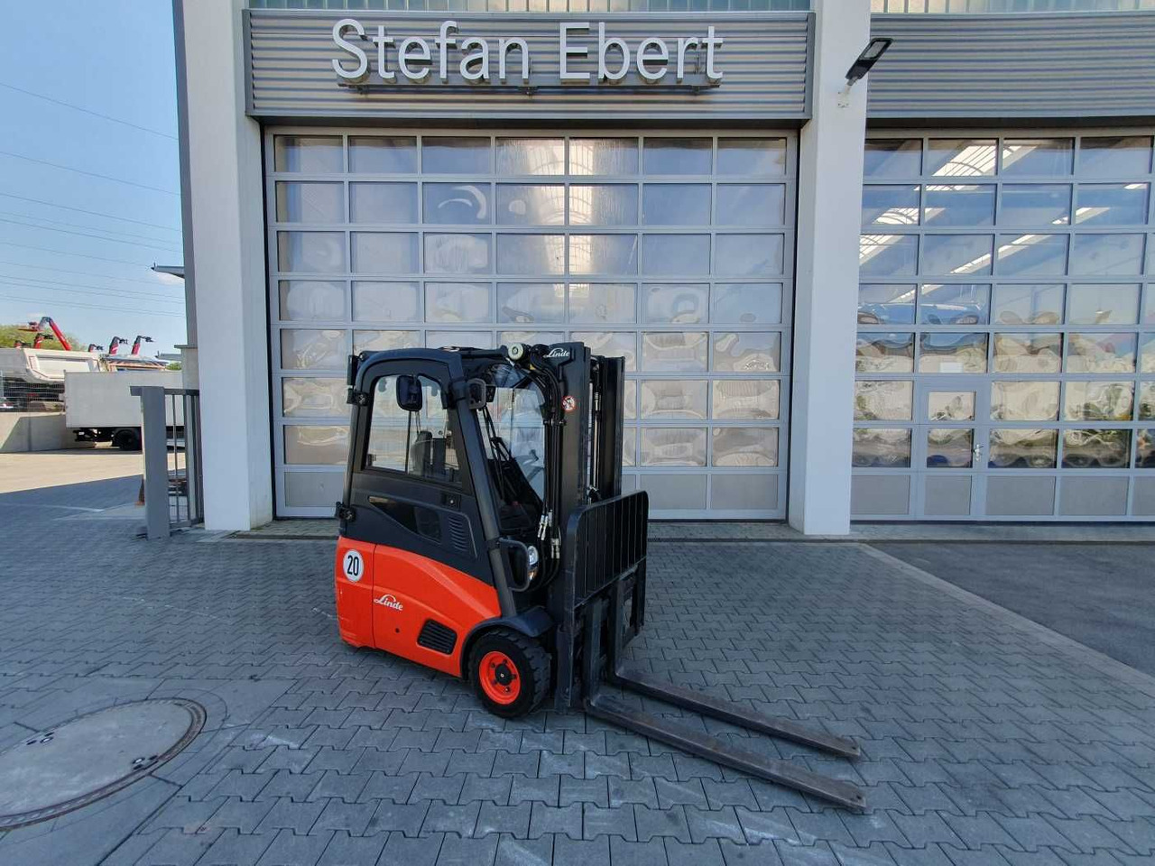 Linde E14 - 01 / Triplex: 4.10m! / SS / nur 1.003h! - Elektromos targonca: 1 kép. Linde E14 - 01 / Triplex: 4.10m! / SS / nur 1.003h! - Elektromos targonca: 1 kép.