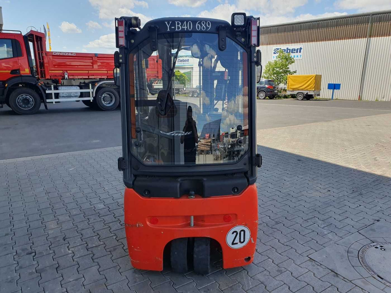 Linde E14 - 02 / Triplex: 4.00m! / SS / 855h! / 2021 - Elektromos targonca: 4 kép. Linde E14 - 02 / Triplex: 4.00m! / SS / 855h! / 2021 - Elektromos targonca: 4 kép.