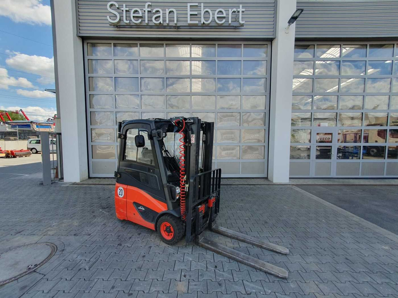 Linde E14 - 02 / Triplex: 4.00m! / SS / 855h! / 2021 - Elektromos targonca: 1 kép. Linde E14 - 02 / Triplex: 4.00m! / SS / 855h! / 2021 - Elektromos targonca: 1 kép.
