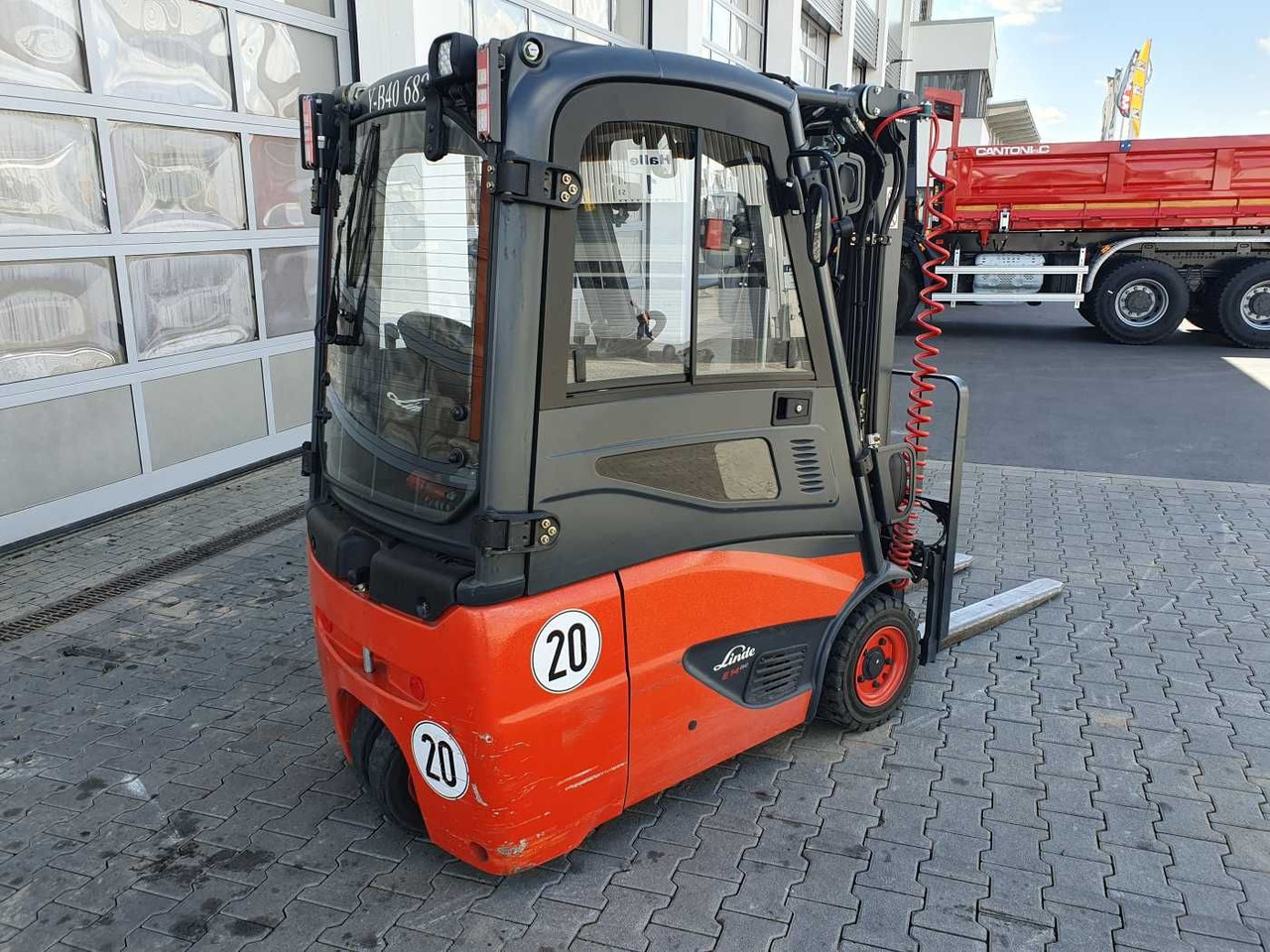 Linde E14 - 02 / Triplex: 4.00m! / SS / 855h! / 2021 - Elektromos targonca: 3 kép. Linde E14 - 02 / Triplex: 4.00m! / SS / 855h! / 2021 - Elektromos targonca: 3 kép.