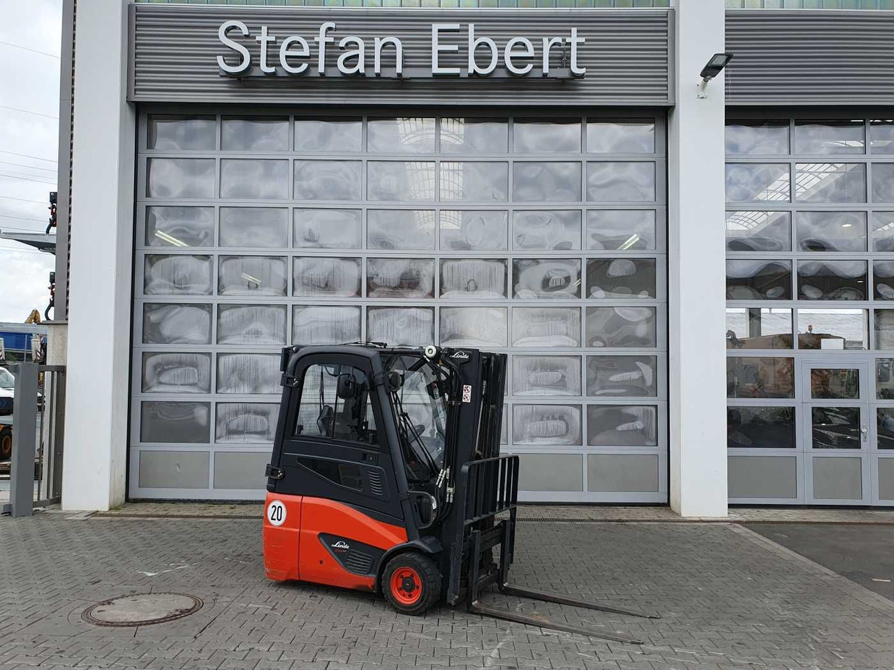 Linde E14 - 02 / Triplex: 4.00m! / SS / nur 2.119h! - Elektromos targonca: 1 kép. Linde E14 - 02 / Triplex: 4.00m! / SS / nur 2.119h! - Elektromos targonca: 1 kép.