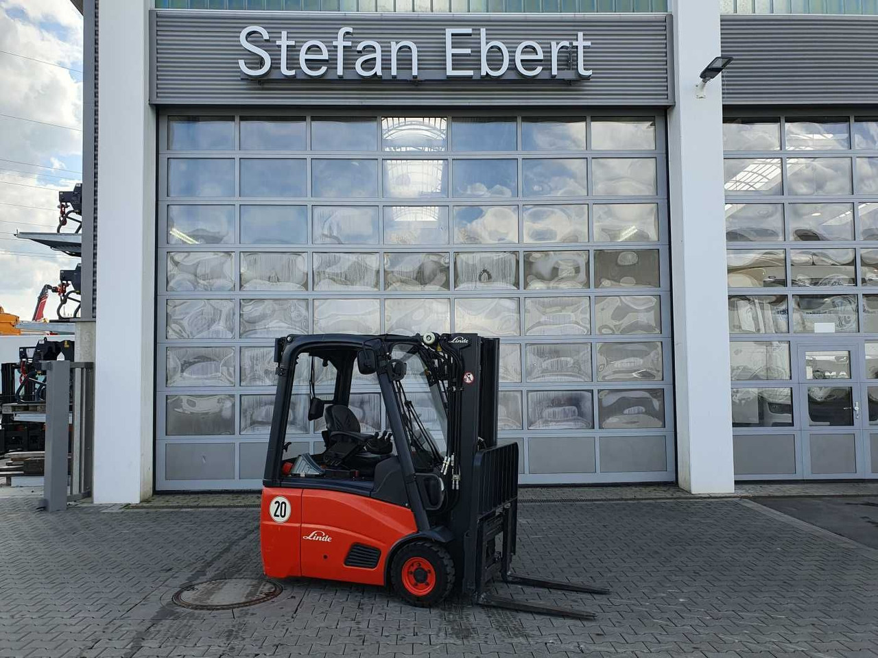 Linde H14 - 01 / 2024 / Duplex: 4.10m! / SS / nur 534h - Elektromos targonca: 1 kép. Linde H14 - 01 / 2024 / Duplex: 4.10m! / SS / nur 534h - Elektromos targonca: 1 kép.