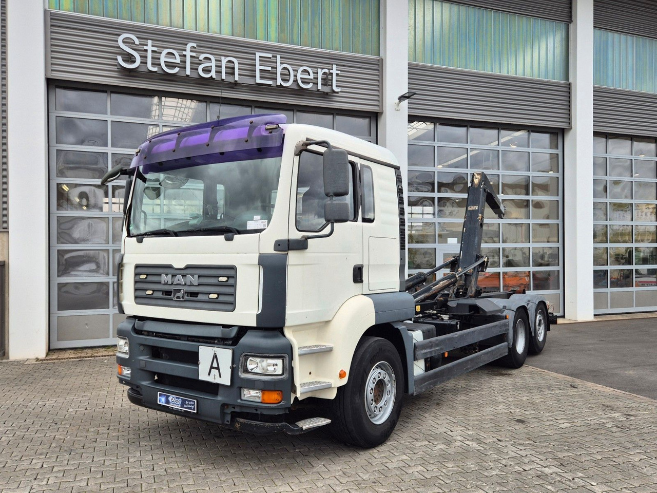 MAN TGA 26.440 6x2-2 BL Meiller RK 20.70 Bett - Horgos rakodó teherautó: 2 kép. MAN TGA 26.440 6x2-2 BL Meiller RK 20.70 Bett - Horgos rakodó teherautó: 2 kép.