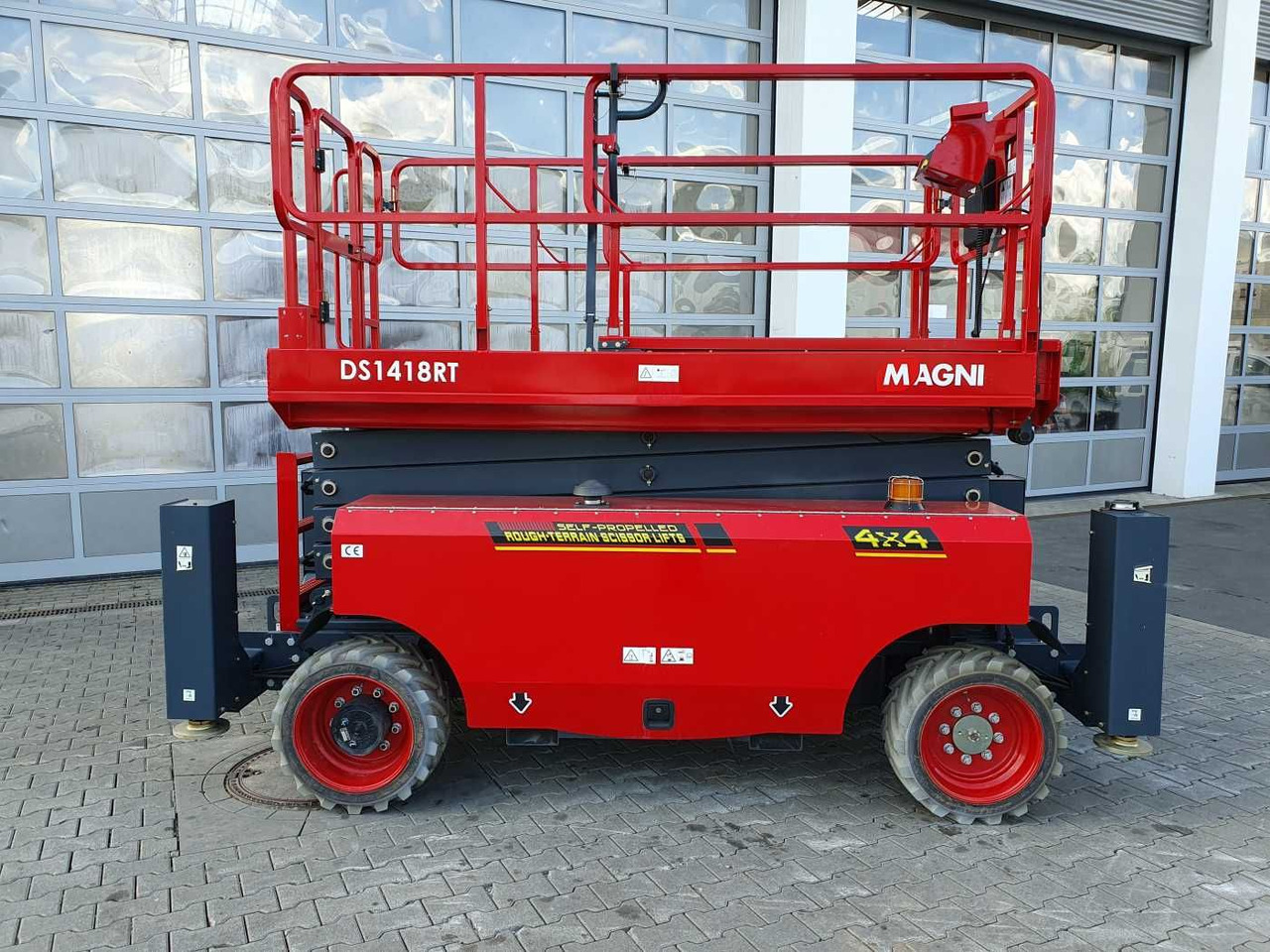 Magni DS1418RT / 2023 / 14,3m / nur 88h! - Emelőkosaras teherautó: 2 kép. Magni DS1418RT / 2023 / 14,3m / nur 88h! - Emelőkosaras teherautó: 2 kép.