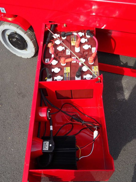 Új Ollós emelő Magni ES1012E Scherenbühne // 10m Arbeitshöhe Magni ES1012E Scherenbühne // 10m Arbeitshöhe: 10 kép.