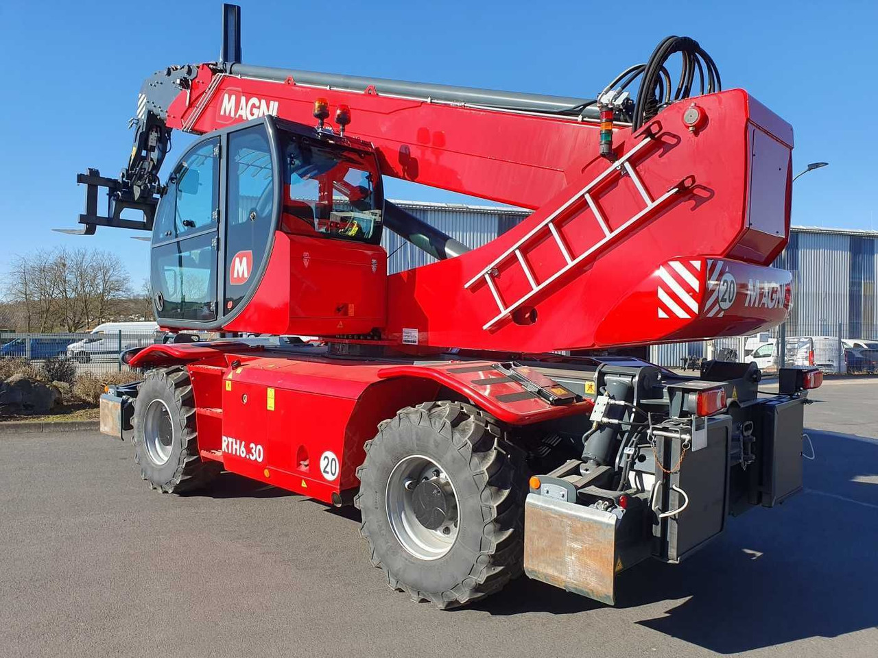 Magni RTH 6.30 Roto + Funk + Klima / nur 119h! - Gumikerekes homlokrakodó: 4 kép. Magni RTH 6.30 Roto + Funk + Klima / nur 119h! - Gumikerekes homlokrakodó: 4 kép.