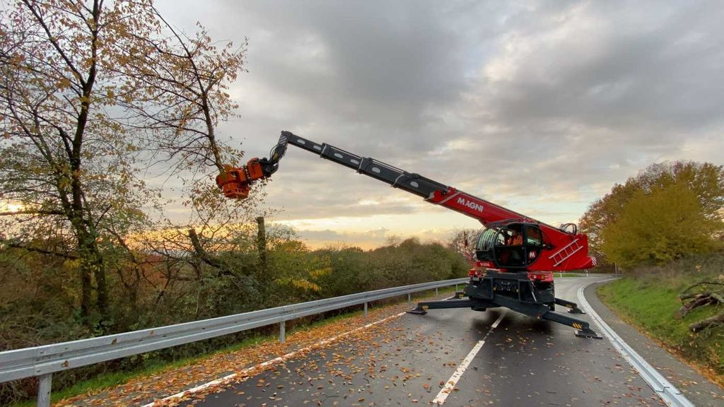 Magni RTH 6.30 SH / Fällkran / Westtech CS750 Magni RTH 6.30 SH / Fällkran / Westtech CS750 - Teleszkópos rakodó: 4 kép. Magni RTH 6.30 SH / Fällkran / Westtech CS750 Magni RTH 6.30 SH / Fällkran / Westtech CS750 - Teleszkópos rakodó: 4 kép.