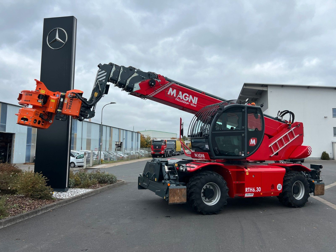 Magni RTH 6.30 SH / Fällkran / Westtech CS750 - Teleszkópos rakodó: 1 kép. Magni RTH 6.30 SH / Fällkran / Westtech CS750 - Teleszkópos rakodó: 1 kép.