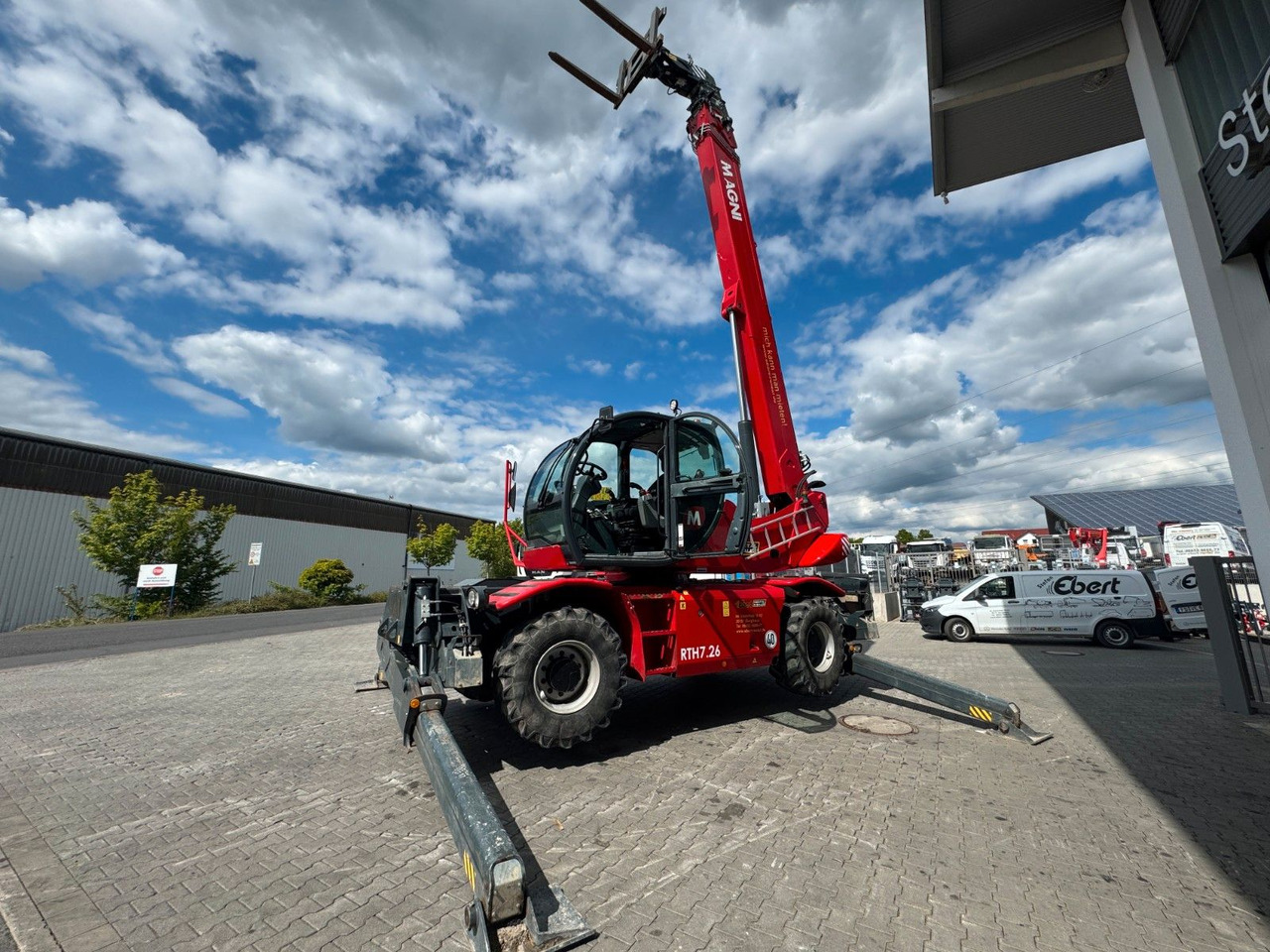 Magni RTH 7.26 SH Roto / Funk / 2021 / Gabel - Gumikerekes homlokrakodó: 2 kép. Magni RTH 7.26 SH Roto / Funk / 2021 / Gabel - Gumikerekes homlokrakodó: 2 kép.