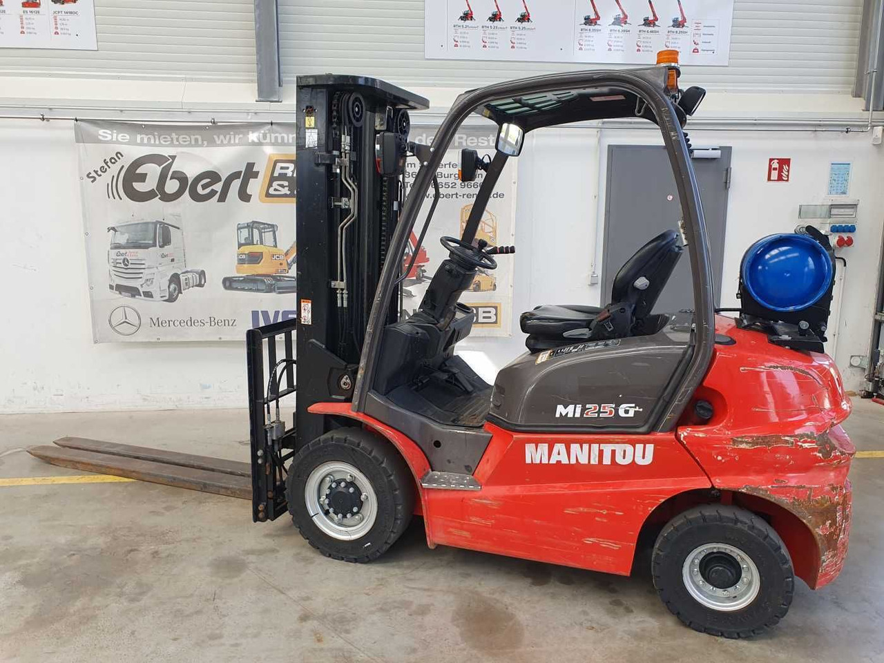Manitou MI 25 G / Triplex: 4.70m / nur 1.976h! / SS - Gázüzemű targonca: 2 kép. Manitou MI 25 G / Triplex: 4.70m / nur 1.976h! / SS - Gázüzemű targonca: 2 kép.