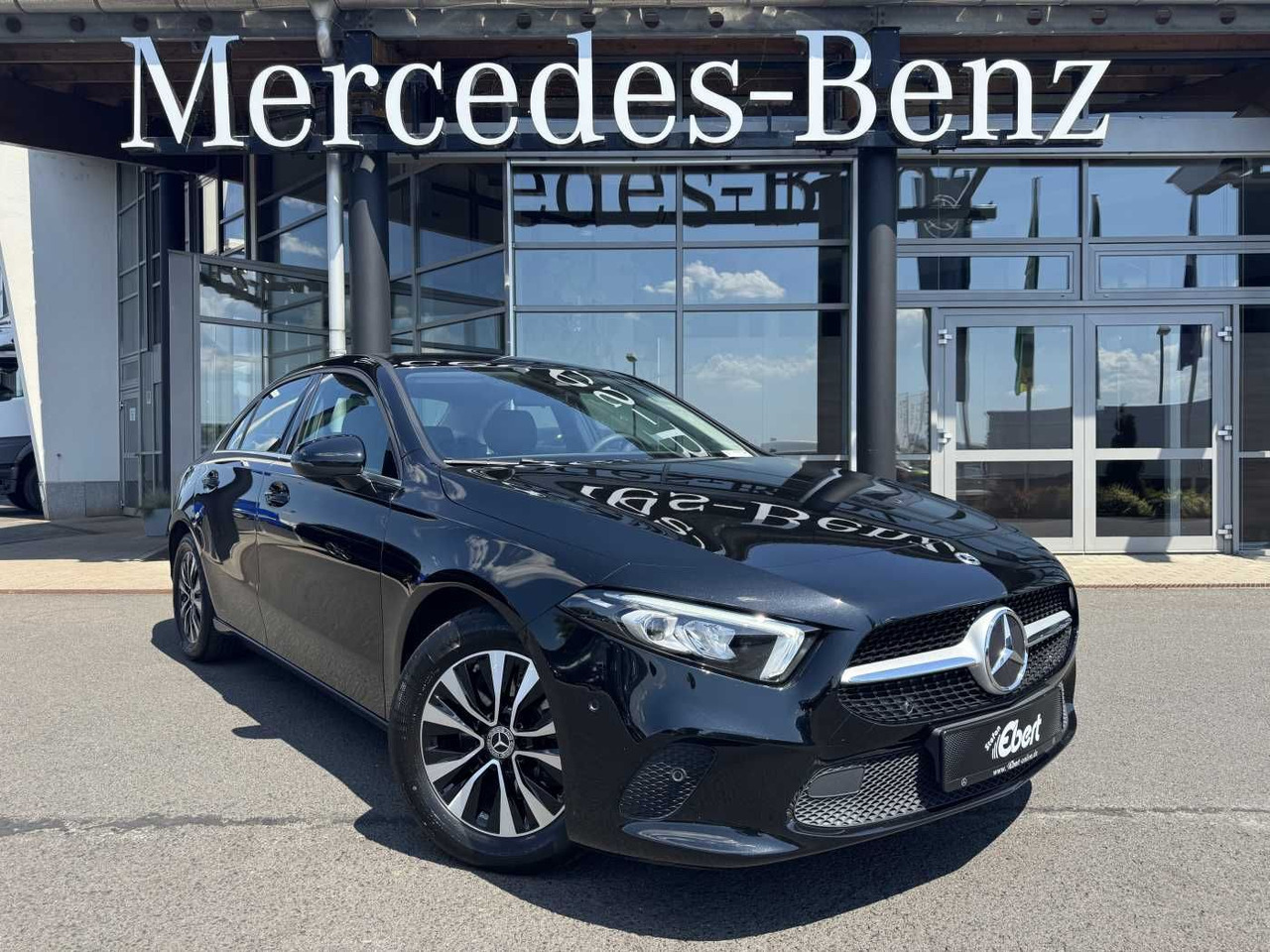 Mercedes-Benz A 180d 8G LED+Carplay+SpurH+DAB+SHZ - Szedán: 1 kép. Mercedes-Benz A 180d 8G LED+Carplay+SpurH+DAB+SHZ - Szedán: 1 kép.