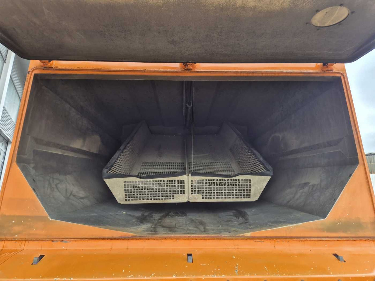 Utcaseprő gép Mercedes-Benz Actros 2032 A 4x4 Bucher STKF 9500 Airport 30x: 8 kép.