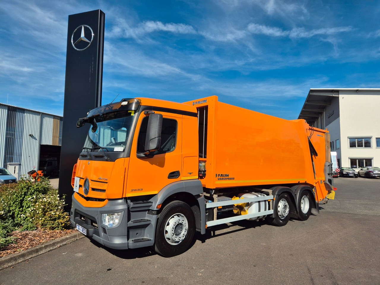 Mercedes-Benz Actros 2533 L Faun Variopress II524 V19 Zoeller - Szemetesautó: 4 kép. Mercedes-Benz Actros 2533 L Faun Variopress II524 V19 Zoeller - Szemetesautó: 4 kép.