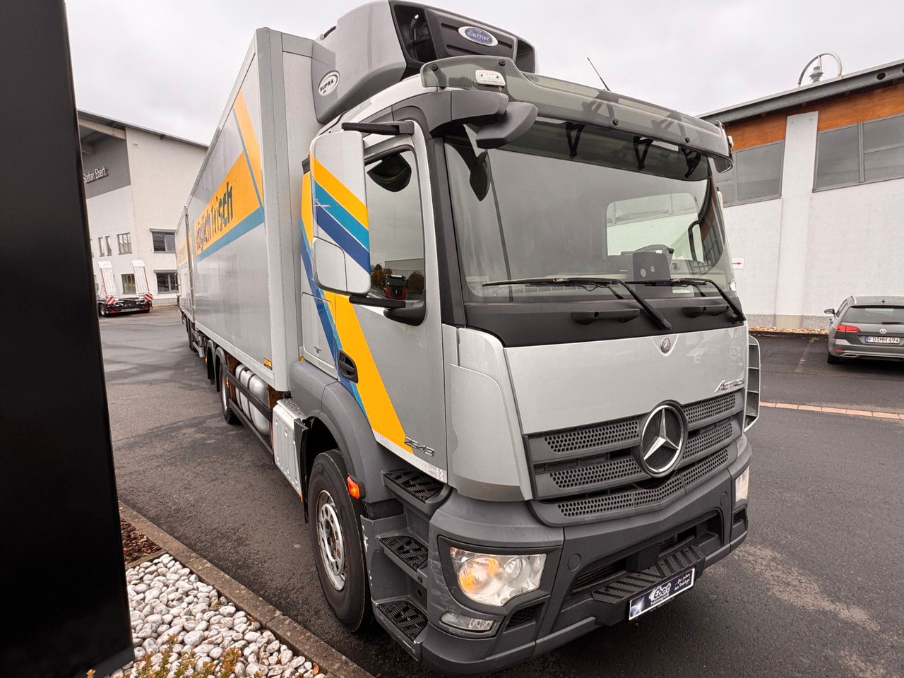 Mercedes-Benz Actros 2643 L 6x2 - Hűtős teherautó: 2 kép. Mercedes-Benz Actros 2643 L 6x2 - Hűtős teherautó: 2 kép.