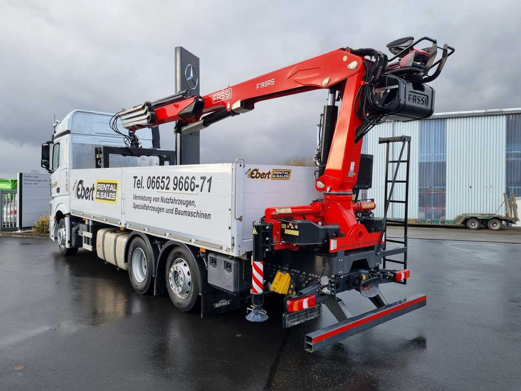 Interior photo 1: Darus autó, Platós teherautó Mercedes-Benz Actros 2745 L 6x2 Baustoffpritsche+Kran Retarder Mercedes-Benz Actros 2745 L 6x2 Baustoffpritsche+Kran Retarder Interior photo 1: Darus autó, Platós teherautó Mercedes-Benz Actros 2745 L 6x2 Baustoffpritsche+Kran Retarder Mercedes-Benz Actros 2745 L 6x2 Baustoffpritsche+Kran Retarder