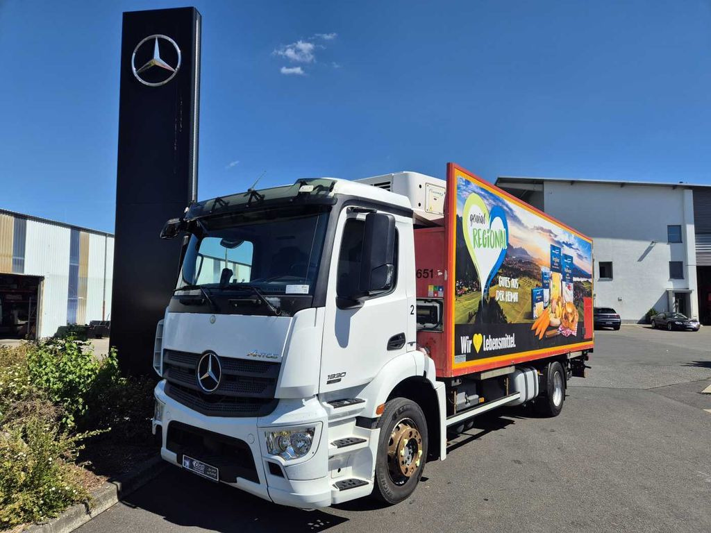 Mercedes-Benz Antos 1830 LL 4x2 Ladebordwand Carrier Supra 750 - Hűtős teherautó: 1 kép. Mercedes-Benz Antos 1830 LL 4x2 Ladebordwand Carrier Supra 750 - Hűtős teherautó: 1 kép.