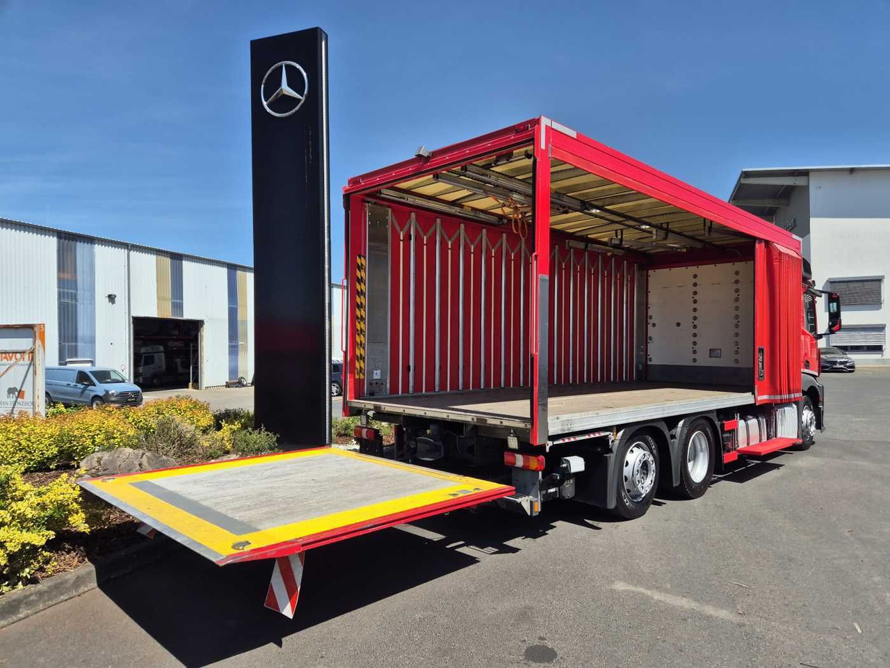 Ponyvás teherautó Mercedes-Benz Antos 2540 LnR 6x2 LBW Schiebeplanen AHK: 9 kép.