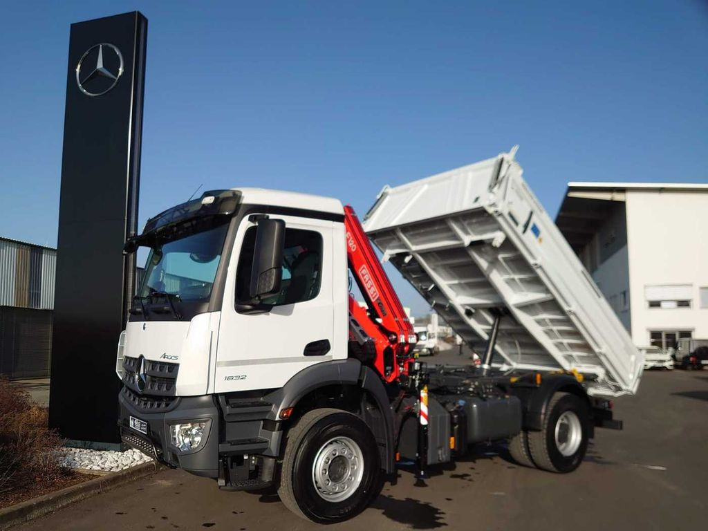 Mercedes-Benz Arocs 1832 KK 4x2 Kipper+Kran Fassi F120+Funk - Billenőplatós teherautó, Darus autó: 1 kép. Mercedes-Benz Arocs 1832 KK 4x2 Kipper+Kran Fassi F120+Funk - Billenőplatós teherautó, Darus autó: 1 kép.