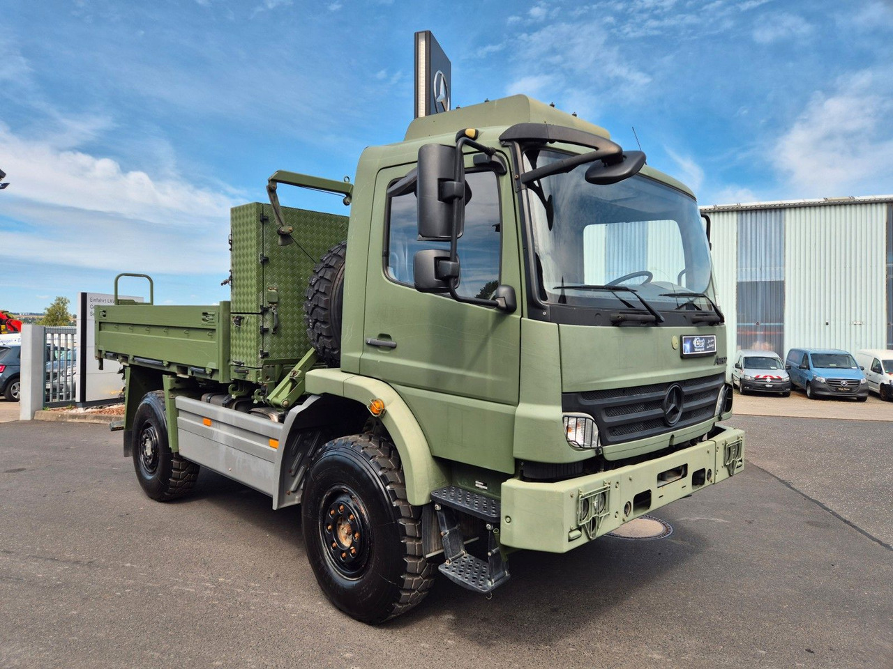 Mercedes-Benz Atego 1018 A 4x4 Pritsche Singlebereift 7 Stück - Platós teherautó: 5 kép. Mercedes-Benz Atego 1018 A 4x4 Pritsche Singlebereift 7 Stück - Platós teherautó: 5 kép.
