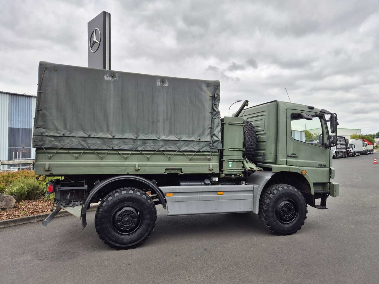 Ponyvás teherautó Mercedes-Benz Atego 1018 A 4x4 Singlebereifung 6 Stück vorh.: 7 kép.