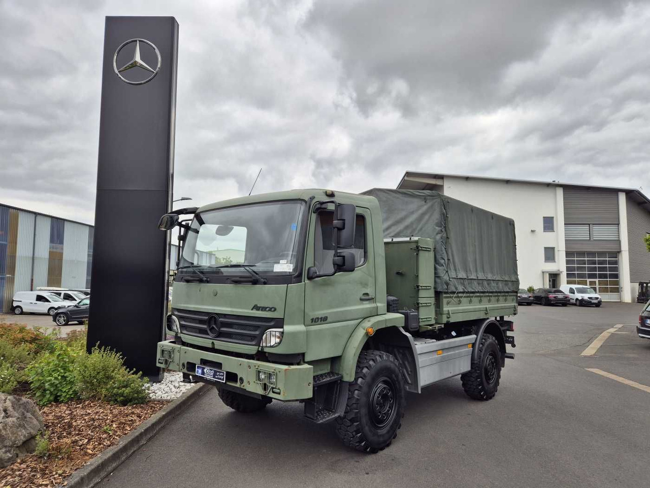 Mercedes-Benz Atego 1018 A 4x4 Singlebereifung 6 Stück vorh. - Platós teherautó: 1 kép. Mercedes-Benz Atego 1018 A 4x4 Singlebereifung 6 Stück vorh. - Platós teherautó: 1 kép.