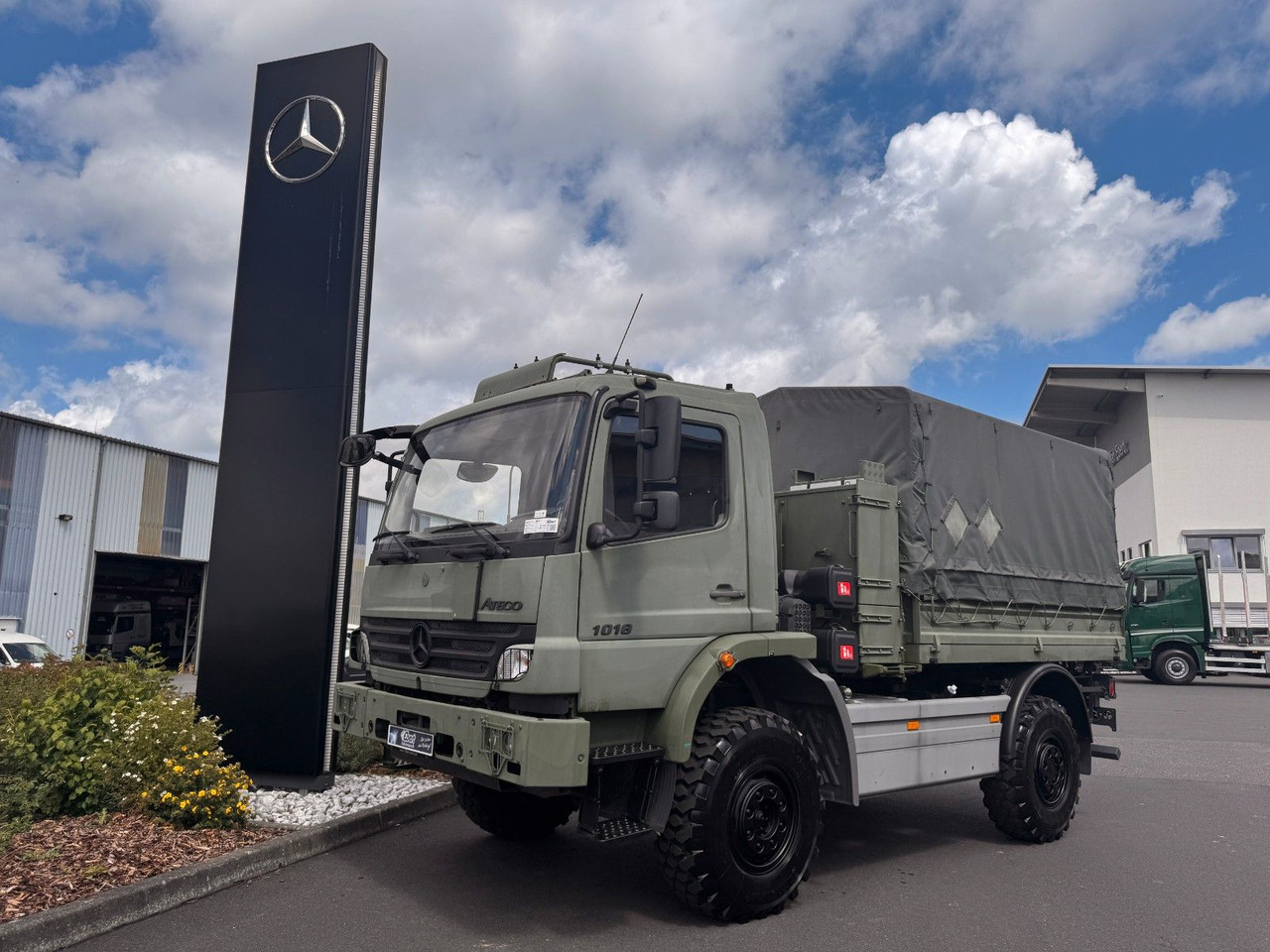 Mercedes-Benz Atego 1018 A 4x4 Singlebereifung 7 Stück vorh. - Platós teherautó: 1 kép. Mercedes-Benz Atego 1018 A 4x4 Singlebereifung 7 Stück vorh. - Platós teherautó: 1 kép.