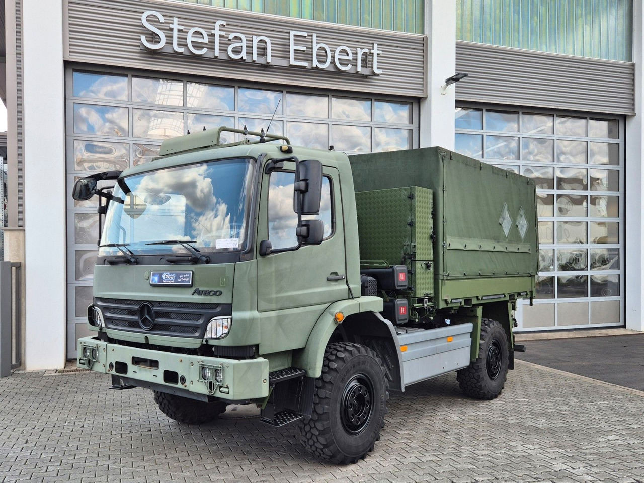 Mercedes-Benz Atego 1018 A 4x4 Singlebereifung 7 Stück vorh. - Ponyvás teherautó: 1 kép. Mercedes-Benz Atego 1018 A 4x4 Singlebereifung 7 Stück vorh. - Ponyvás teherautó: 1 kép.
