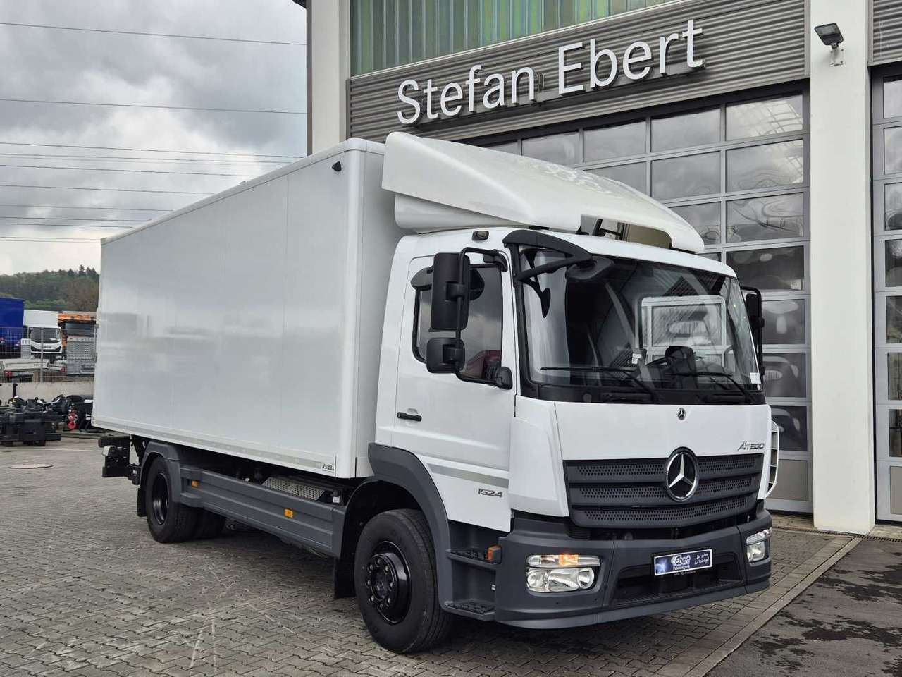Mercedes-Benz Atego 1524 L LBW 1.500kg Klima Standheizung - Dobozos felépítményű teherautó: 4 kép. Mercedes-Benz Atego 1524 L LBW 1.500kg Klima Standheizung - Dobozos felépítményű teherautó: 4 kép.
