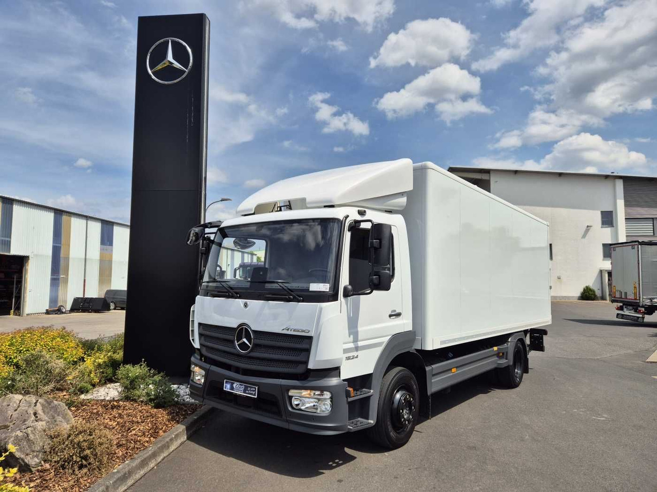 Mercedes-Benz Atego 1524 L LBW 1.500kg Standheizung Klima - Dobozos felépítményű teherautó: 1 kép. Mercedes-Benz Atego 1524 L LBW 1.500kg Standheizung Klima - Dobozos felépítményű teherautó: 1 kép.