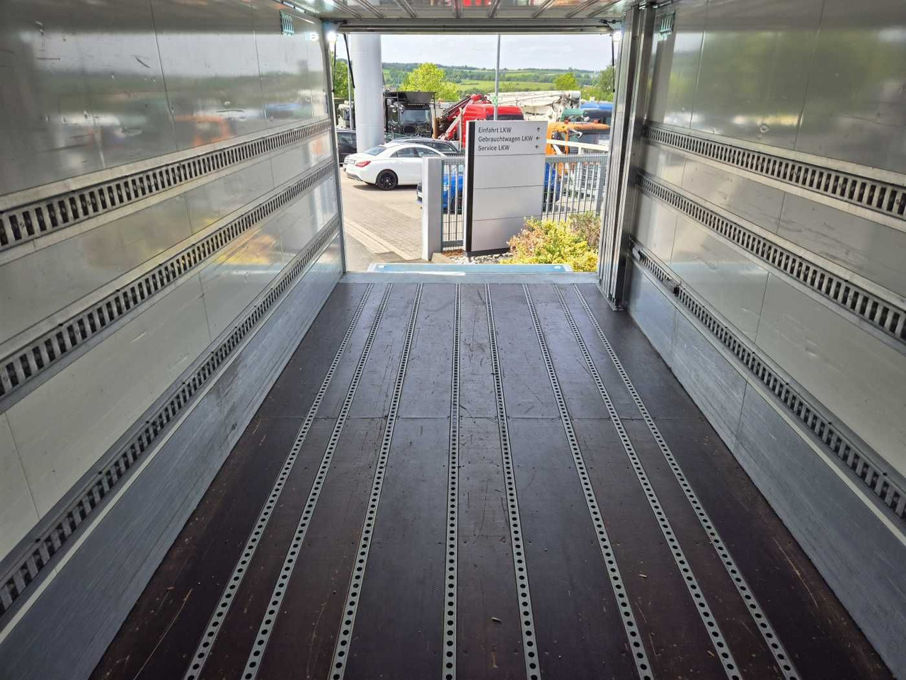 Dobozos felépítményű teherautó Mercedes-Benz Atego 1524 L LBW 1.500kg Standheizung Klima: 12 kép.