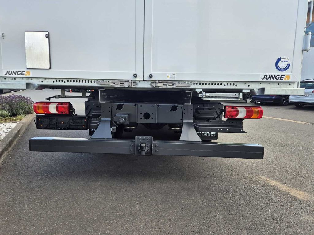 Új Dobozos felépítményű teherautó Mercedes-Benz Atego 818 L Koffer, 3 Stück vorhanden: 10 kép. Új Dobozos felépítményű teherautó Mercedes-Benz Atego 818 L Koffer, 3 Stück vorhanden: 10 kép.