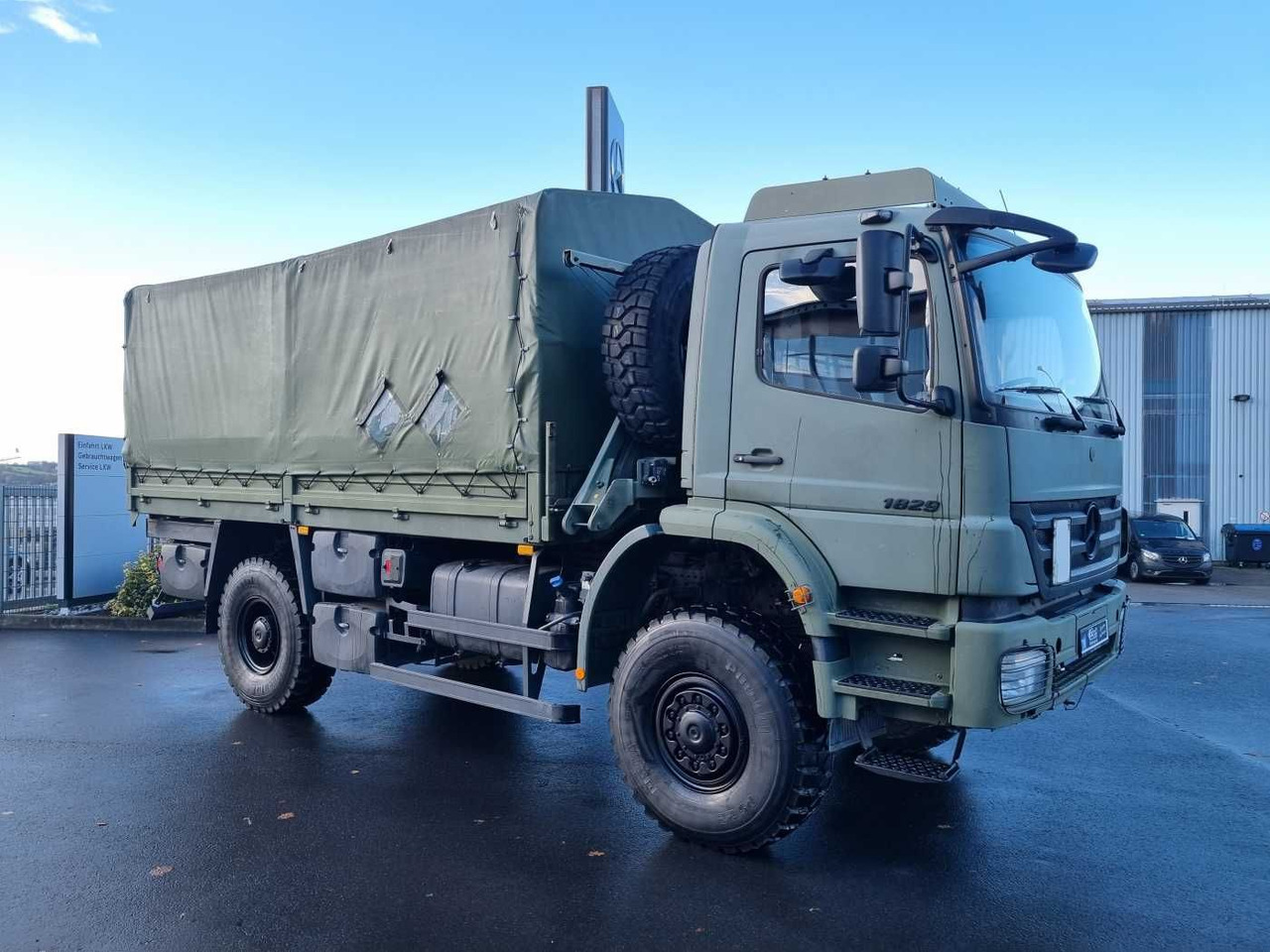 Mercedes-Benz Axor 1829 A 4x4 Pritsche/Plane 10 Stück - Ponyvás teherautó: 5 kép. Mercedes-Benz Axor 1829 A 4x4 Pritsche/Plane 10 Stück - Ponyvás teherautó: 5 kép.