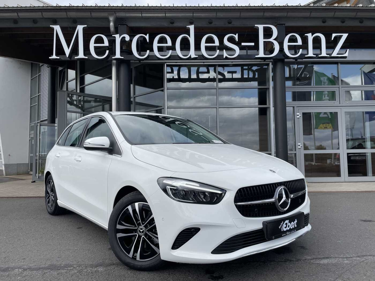 Mercedes-Benz B 180 7G Progressive R-Kamera+LED+ Winterpaket+C - Autó: 1 kép. Mercedes-Benz B 180 7G Progressive R-Kamera+LED+ Winterpaket+C - Autó: 1 kép.