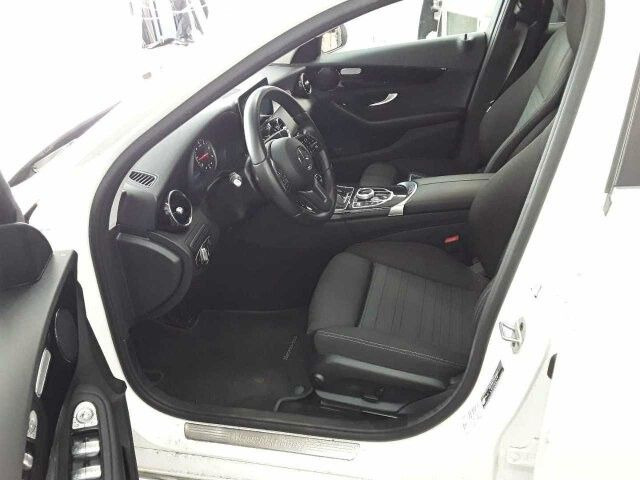 Mercedes-Benz C 180d T LED+RKamera+SHZ+DAB - Kombi: 5 kép. Mercedes-Benz C 180d T LED+RKamera+SHZ+DAB - Kombi: 5 kép.