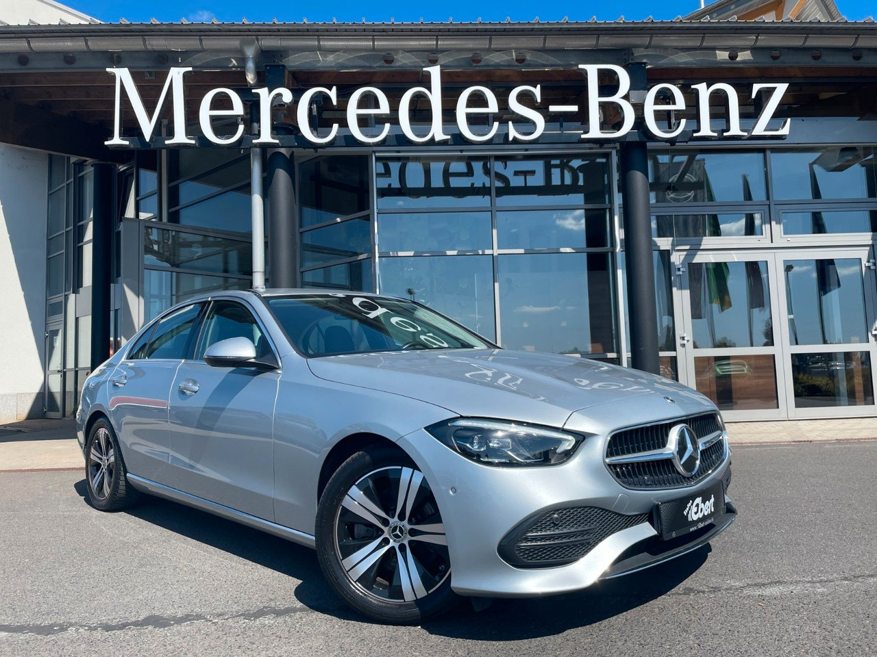 Mercedes-Benz C 220 d AVANTGARDE R-Kamera+Carplay+TotW+Ambient - Szedán: 1 kép. Mercedes-Benz C 220 d AVANTGARDE R-Kamera+Carplay+TotW+Ambient - Szedán: 1 kép.
