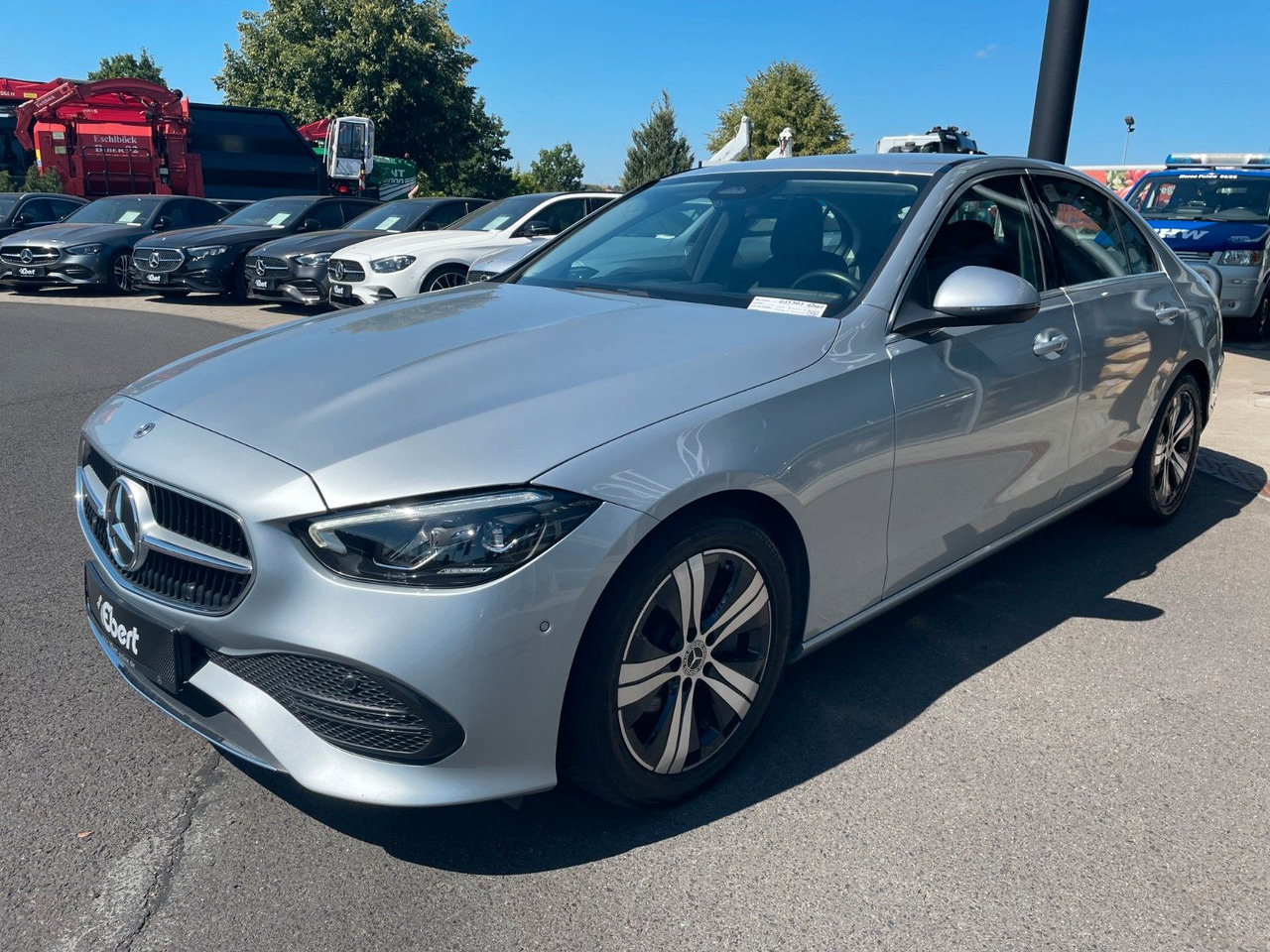 Mercedes-Benz C 220 d AVANTGARDE R-Kamera+Carplay+TotW+Ambient - Szedán: 2 kép. Mercedes-Benz C 220 d AVANTGARDE R-Kamera+Carplay+TotW+Ambient - Szedán: 2 kép.