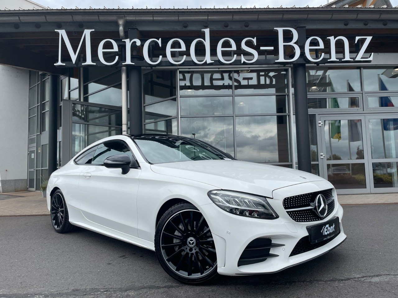 Mercedes-Benz C 220 d Coupe AMG+Pano+R-Kamera+Night+Carplay - Kupé: 1 kép. Mercedes-Benz C 220 d Coupe AMG+Pano+R-Kamera+Night+Carplay - Kupé: 1 kép.