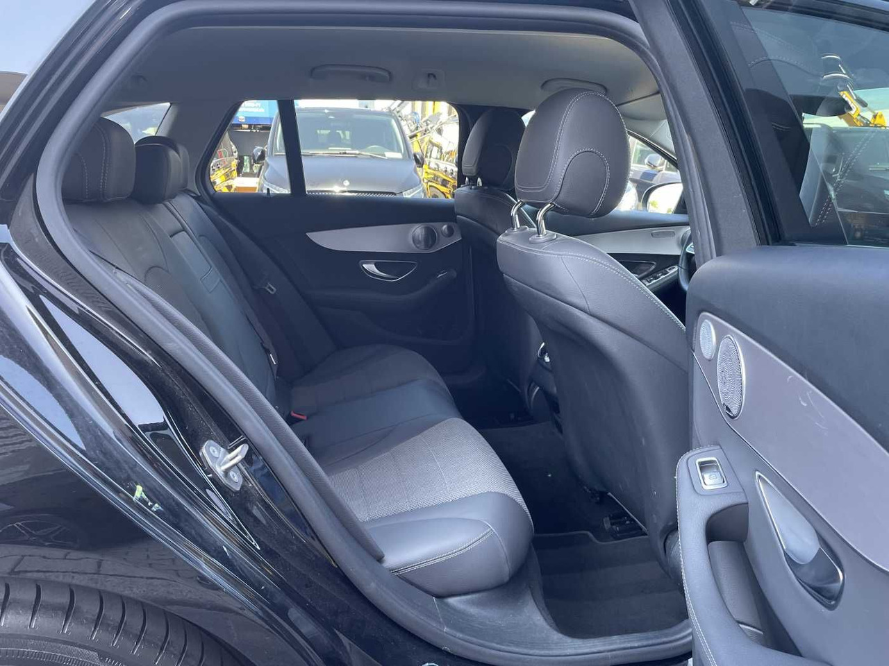 Autó Mercedes-Benz C 220 d T 9G Avantgarde R-Kamera+AHK +Burmester+: 7 kép.