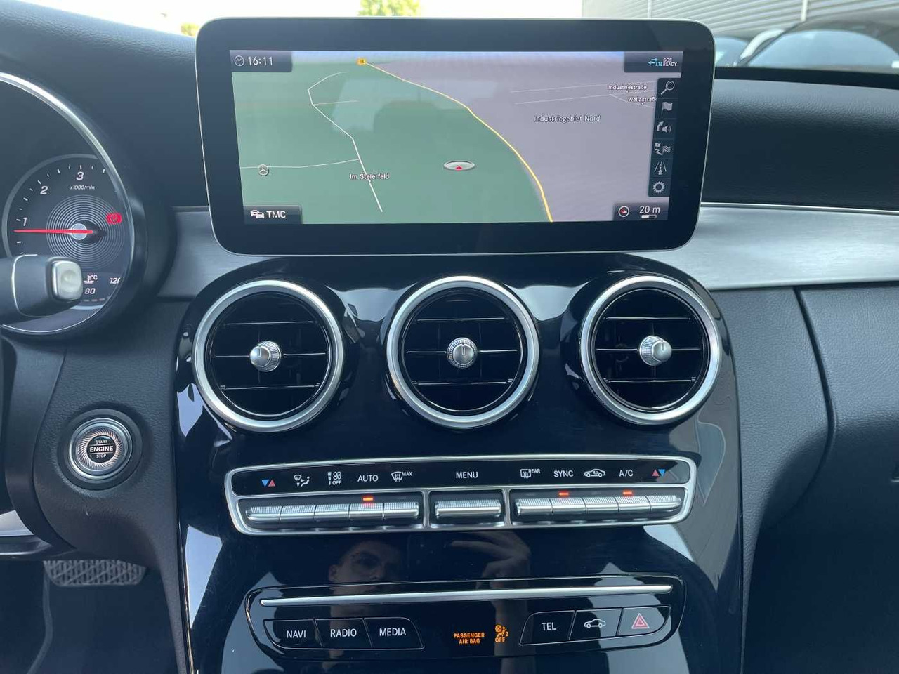 Autó Mercedes-Benz C 220 d T 9G Avantgarde R-Kamera+AHK +Burmester+: 13 kép.