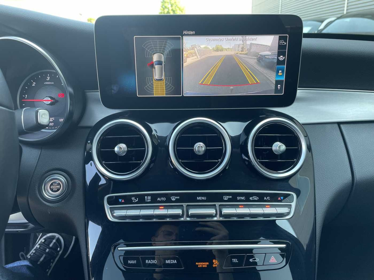Autó Mercedes-Benz C 220 d T 9G Avantgarde R-Kamera+AHK +Burmester+: 14 kép.