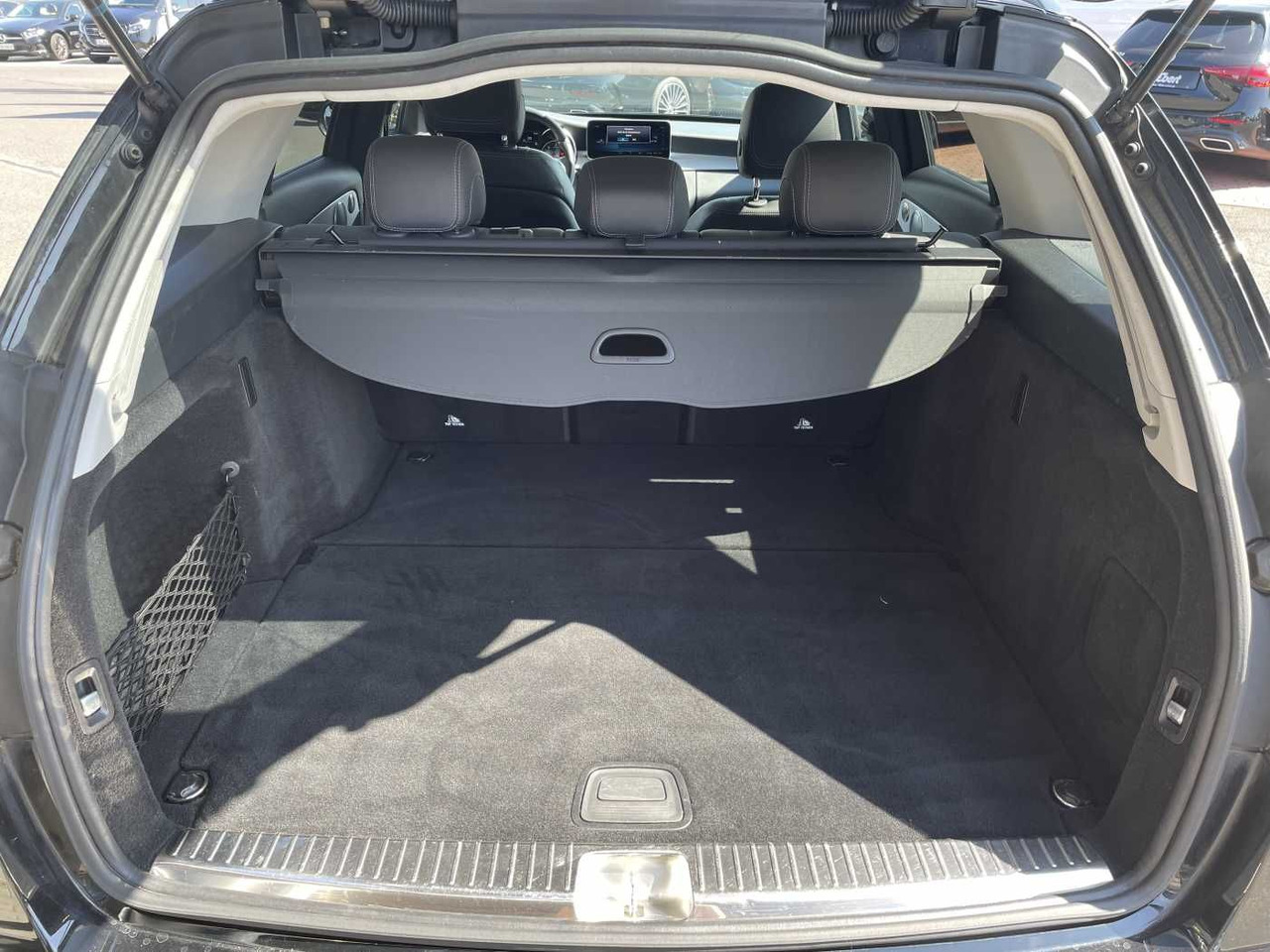 Autó Mercedes-Benz C 220 d T 9G Avantgarde R-Kamera+AHK +Burmester+: 6 kép.