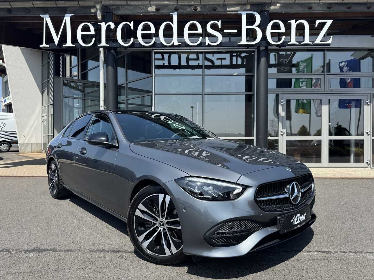 Mercedes-Benz C 300 4M Avantgarde+Pano+Bumester+AHK+RFK+ Night - Szedán: 1 kép. Mercedes-Benz C 300 4M Avantgarde+Pano+Bumester+AHK+RFK+ Night - Szedán: 1 kép.