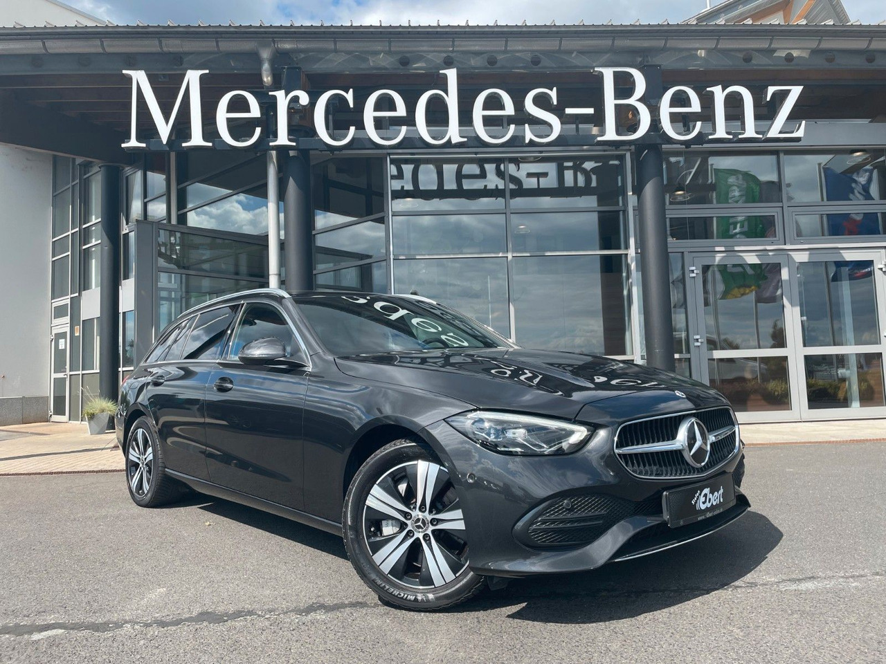 Mercedes-Benz C 300 e T AVANTGARDE R-Kamera+TOTW+Carplay - Kombi: 5 kép. Mercedes-Benz C 300 e T AVANTGARDE R-Kamera+TOTW+Carplay - Kombi: 5 kép.