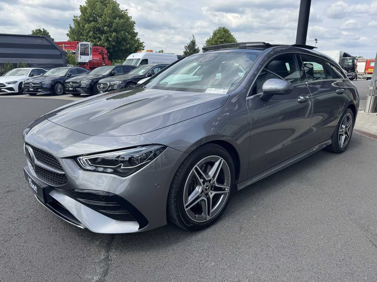 Mercedes-Benz CLA 200 AMG+Pano+MultiBeam+DistrPro+HUD+360 - Autó: 2 kép. Mercedes-Benz CLA 200 AMG+Pano+MultiBeam+DistrPro+HUD+360 - Autó: 2 kép.
