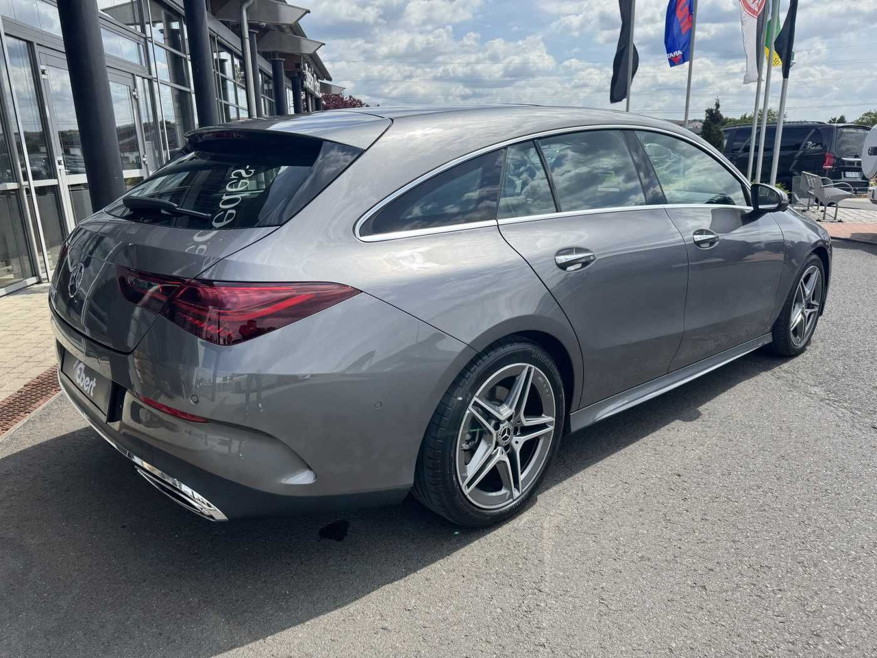 Mercedes-Benz CLA 200 AMG+Pano+MultiBeam+DistrPro+HUD+360 - Autó: 4 kép. Mercedes-Benz CLA 200 AMG+Pano+MultiBeam+DistrPro+HUD+360 - Autó: 4 kép.