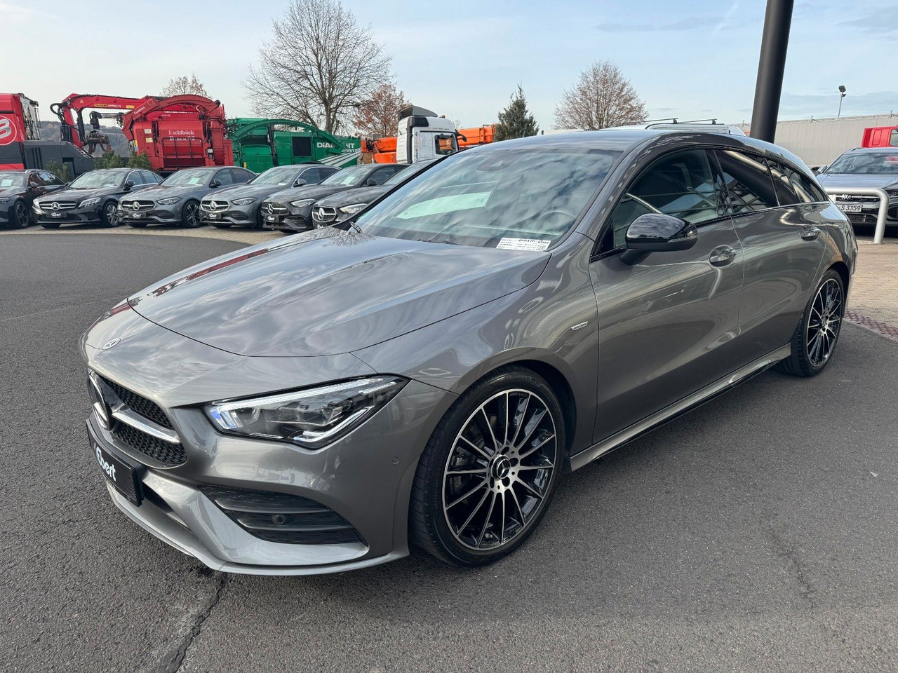Mercedes-Benz CLA 200d SB Edition+AMG+AHK+MultiBeam+Ambiente - Kombi: 2 kép. Mercedes-Benz CLA 200d SB Edition+AMG+AHK+MultiBeam+Ambiente - Kombi: 2 kép.