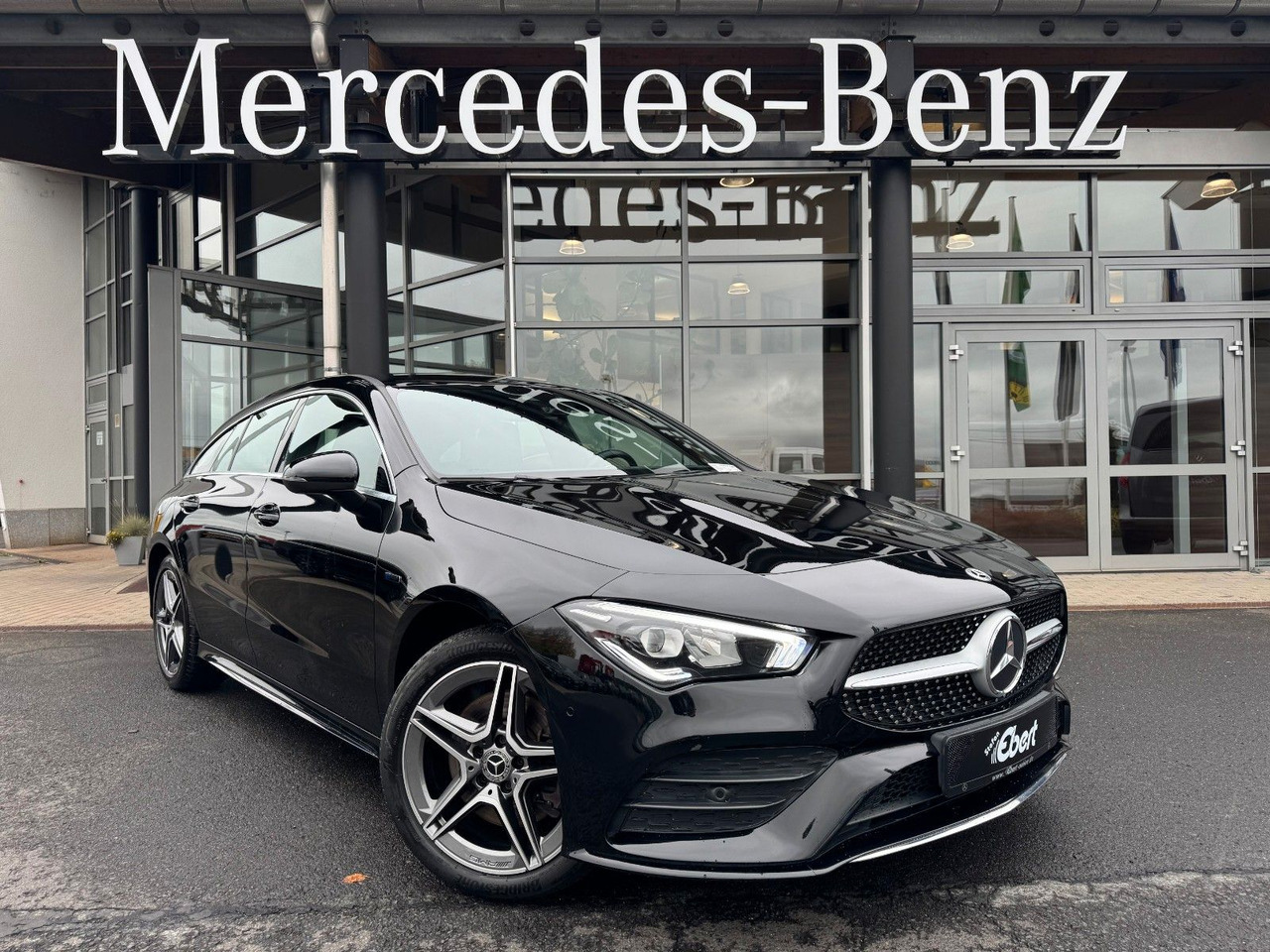 Mercedes-Benz CLA 250e Shooting Brake AMG+RFK+Ambiente+Augment - Kombi: 1 kép. Mercedes-Benz CLA 250e Shooting Brake AMG+RFK+Ambiente+Augment - Kombi: 1 kép.